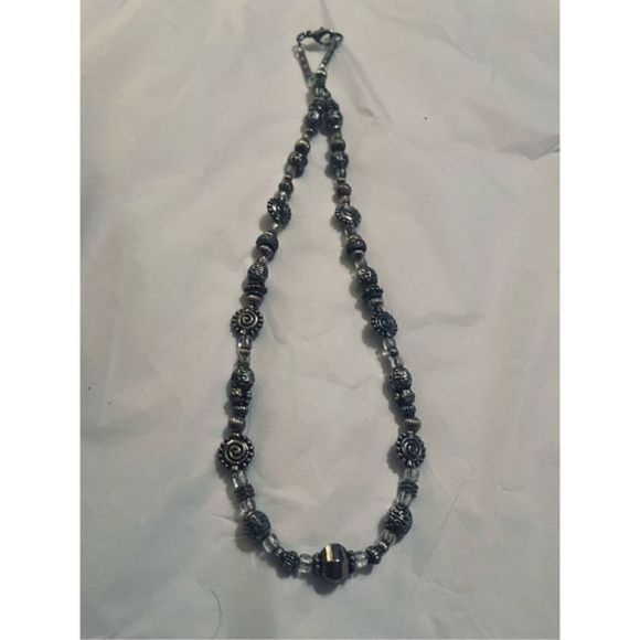 Cute silver and BLACK SMALL BEAD NECKLACE - Picture 1 of 4